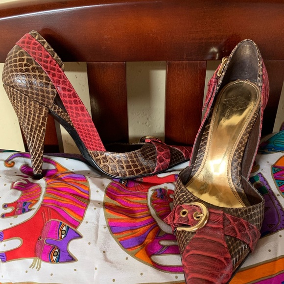 Pumps - Picture 4 of 7